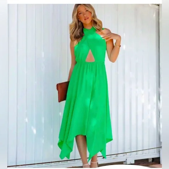 Vici Marisol Halter Cut Out Midi Dress in a Gorgeous Green Size Small - Picture 4 of 5